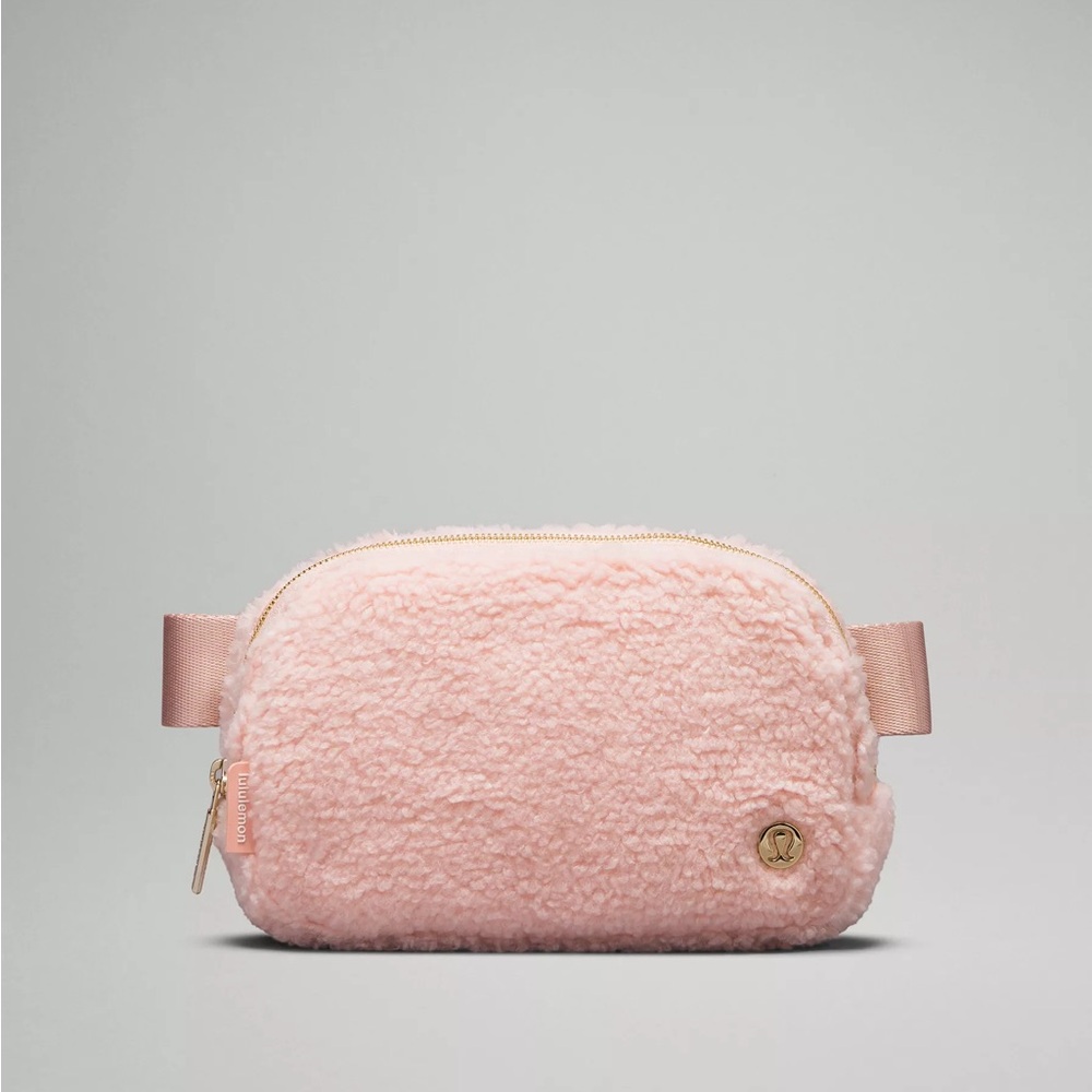 SOLD OUT EVERYWHERE! Lululemon Everywhere Belt Bag 1L Pink Fuzzy Gold Hardwear
